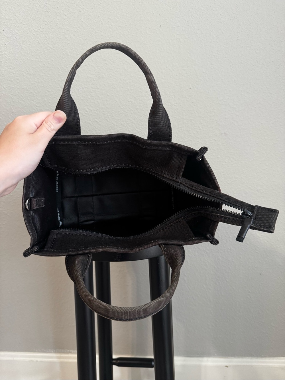 Marc Jacobs “The Tote Bag” Black Small Canvas - Picture 7 of 9
